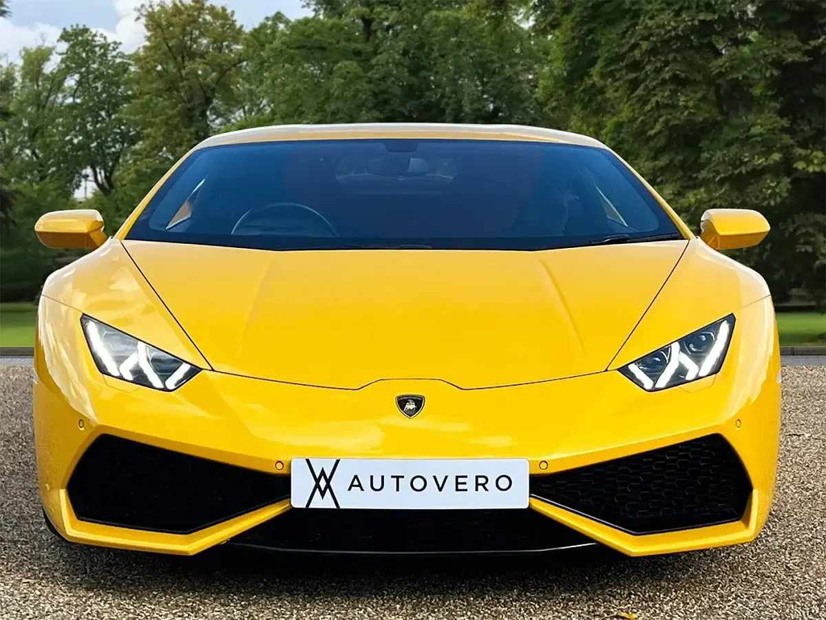 Used Lamborghini Huracán 601 HP (442 kW) 2016 Yellow Coupe