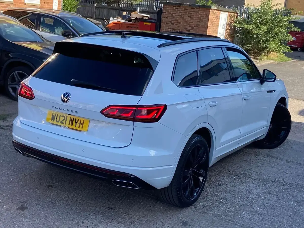 Used VW Touareg Black Edition 340 HP (250 kW) 2021 White SUV
