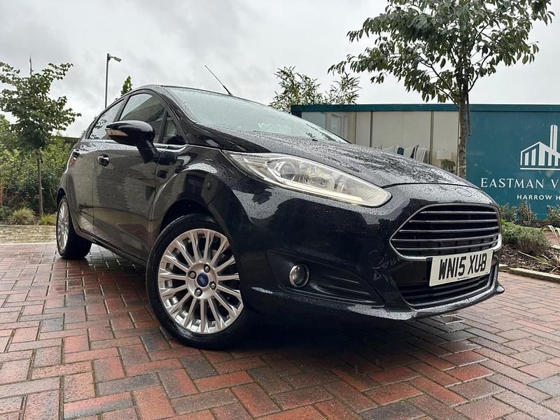 Black Used 2015 Ford Fiesta Titanium Hatchback | £3,495 (Good price) - Image 1/4