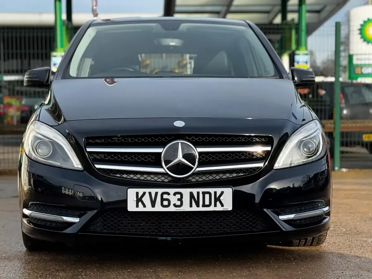 Used Mercedes B180 109 HP (80 kW) 2013 Black Hatchback
