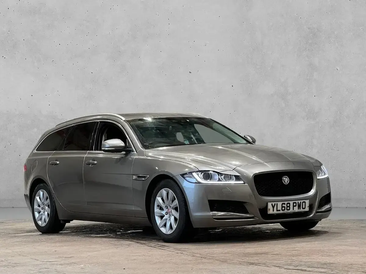 Used Jaguar XF Sportbrake Prestige 180 HP (132 kW) 2018 Silver Estate