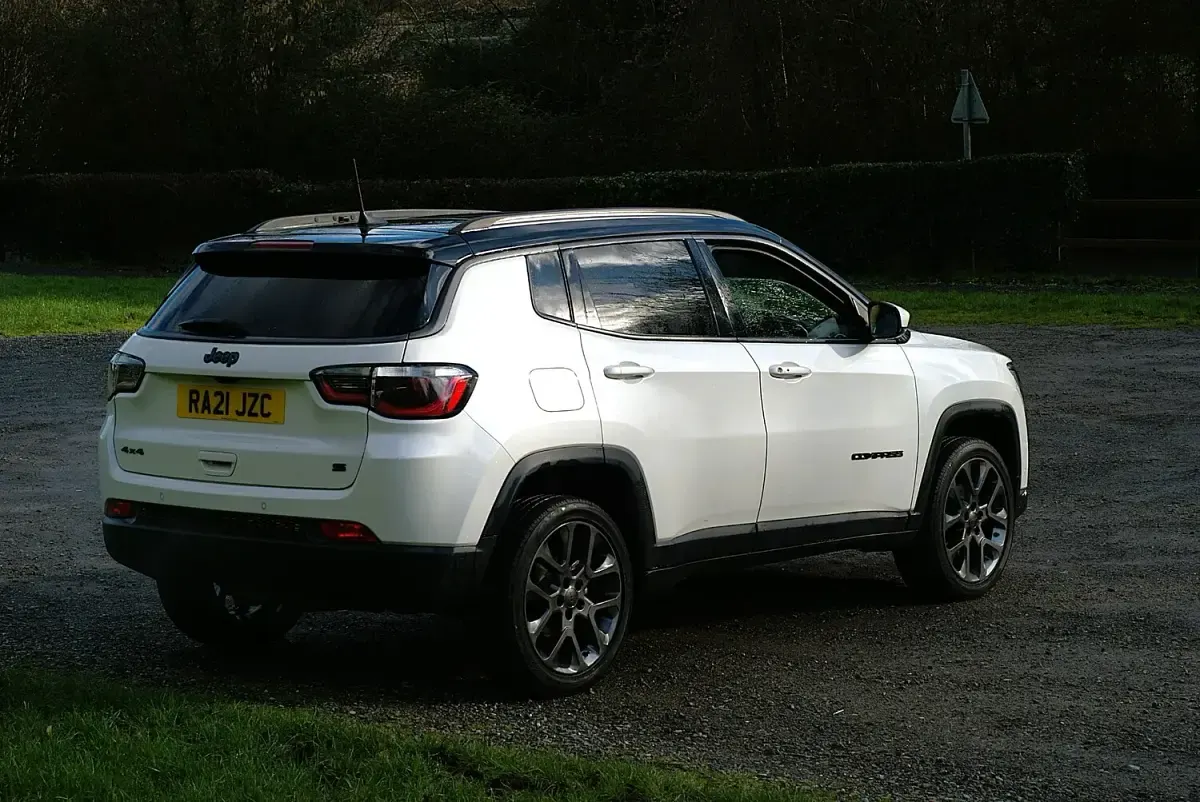 Used Jeep Compass 170 HP (125 kW) 2021 White SUV