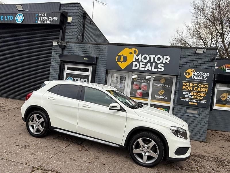 White Used 2015 Mercedes 200 AMG line Estate | £11,495 (Fair price) - Image 1/4