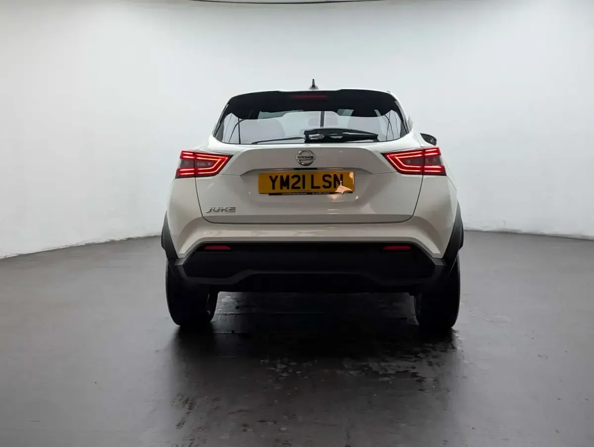 Usado Nissan Juke N-Connecta 114 CV (83 kW) 2021 Blanco SUV