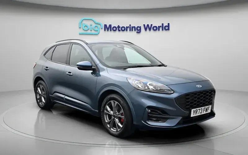 Begagnad Ford Kuga ST-Line 150 HK (110 kW) 2023 Blå SUV