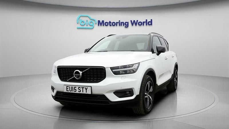 Used Volvo XC40 R-Design 194 HP (142 kW) 2021 SUV