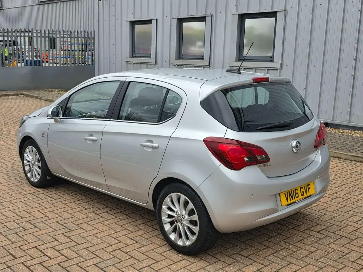 Second-hand Vauxhall Corsa 2016 Argintiu Hatchback