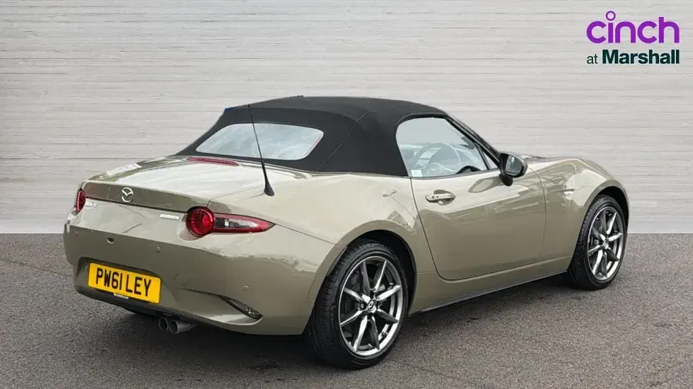 Begagnad Mazda MX5 Exclusive-Line 184 HK (135 kW) 2024 Brun Cab