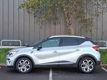 Usado Renault Captur Techno 160 HP (117 kW) 2023 Cinzento SUV
