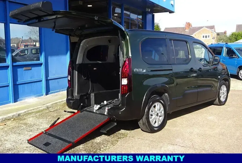 Nouă Peugeot Rifter Access 2025 Verde Monovolum