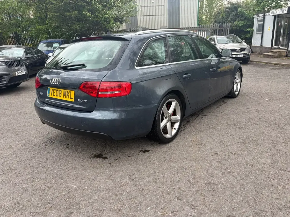Używany Audi A4 143 KM (105 kW) 2008 Szary Kombi