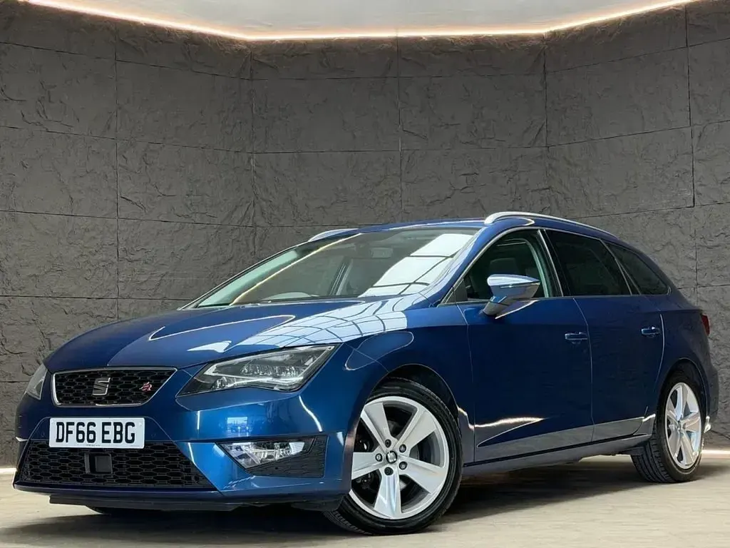 Usado Seat Leon FR Sport 150 HP (110 kW) 2016 Azul Carrinha