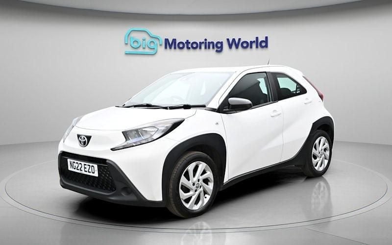 Used Toyota Aygo X PURE 72 HP (52 kW) 2025 SUV