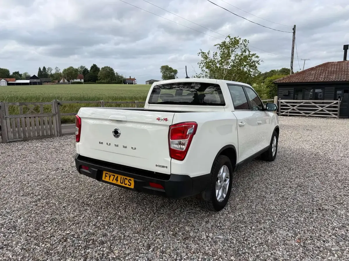 Used KGM Musso 202 HP (148 kW) 2024 White Pickup