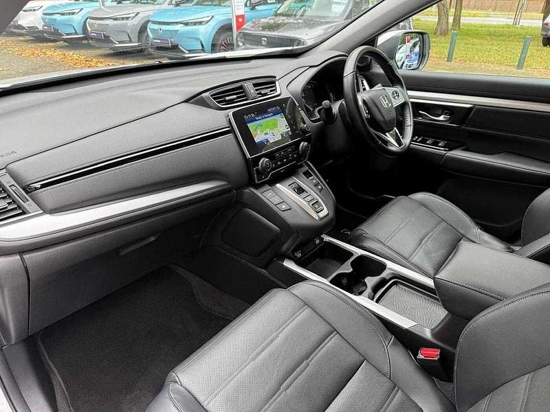 Used Honda CR-V Hybrid 184 HP (135 kW) 2021 Platinum white SUV