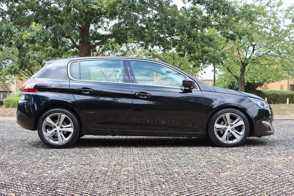 Used Peugeot 308 Allure 115 HP (84 kW) 2014 Black Hatchback