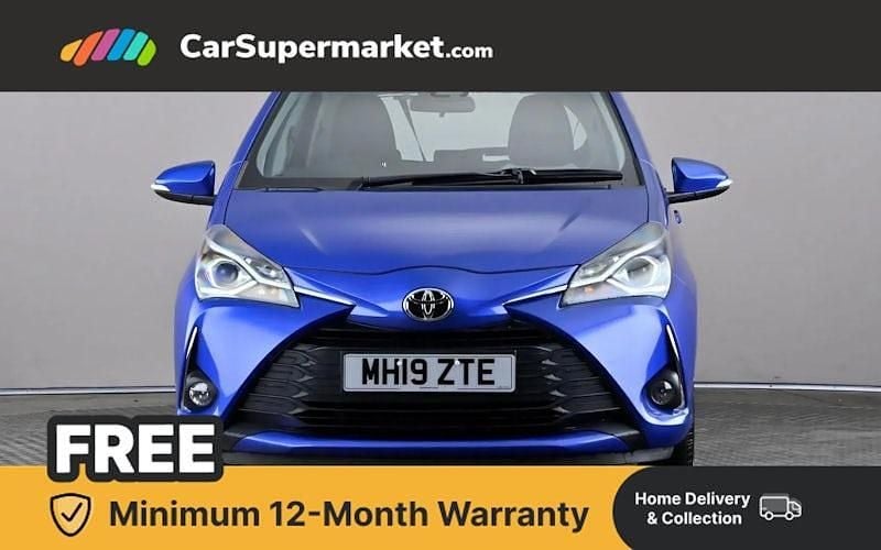 Used Toyota Yaris 111 HP (81 kW) 2019 Blue Hatchback