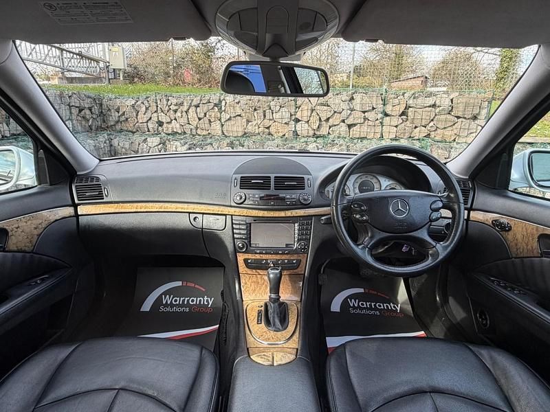 Used Mercedes E220 Avantgarde 2008 Iridium silver metallic Sedan