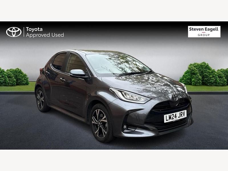 Used Toyota Yaris Hybrid Design 116 HP (85 kW) 2024 Grey Hatchback
