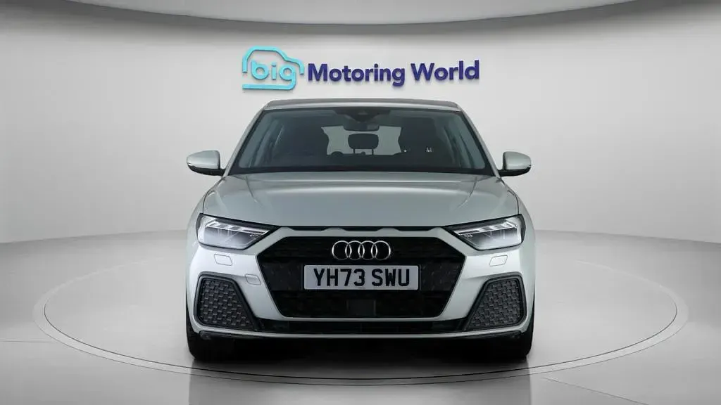 Used Audi A1 Sportback 95 HP (69 kW) 2023 Silver Hatchback