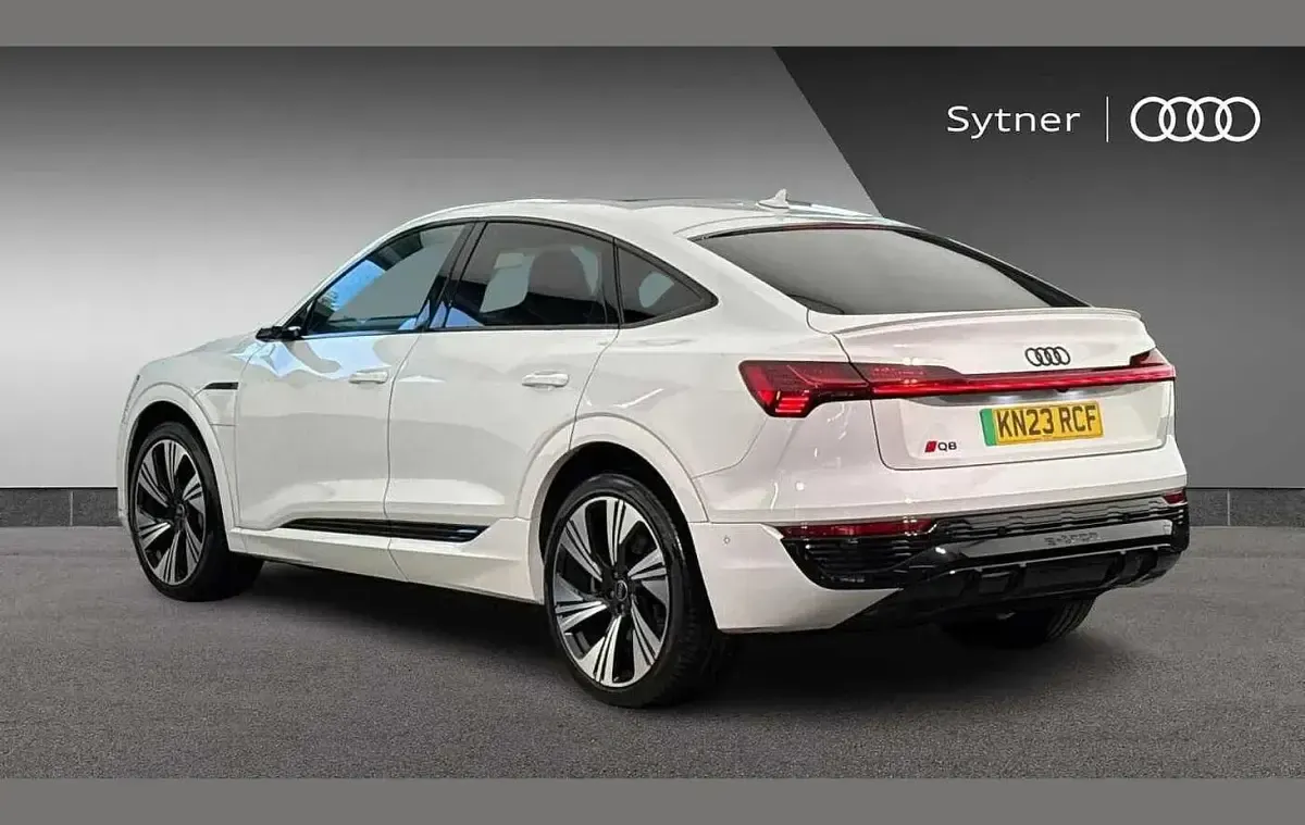 Used Audi Q8 e-tron Comfort 300 kW (408 HP) 2023 White SUV