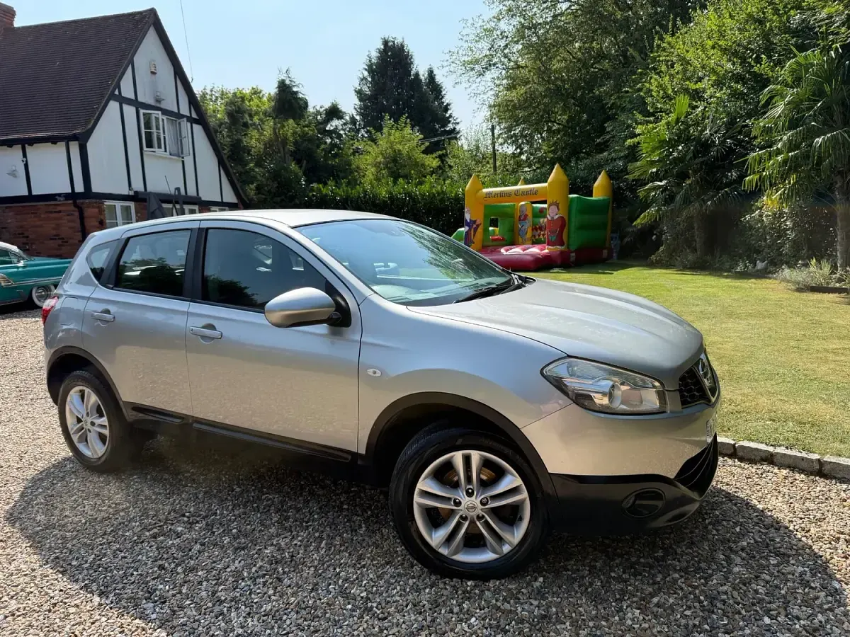 Used Nissan Qashqai Acenta 117 HP (86 kW) 2013 Silver SUV