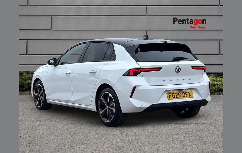 New Vauxhall Astra 128 HP (94 kW) 2026 White Hatchback