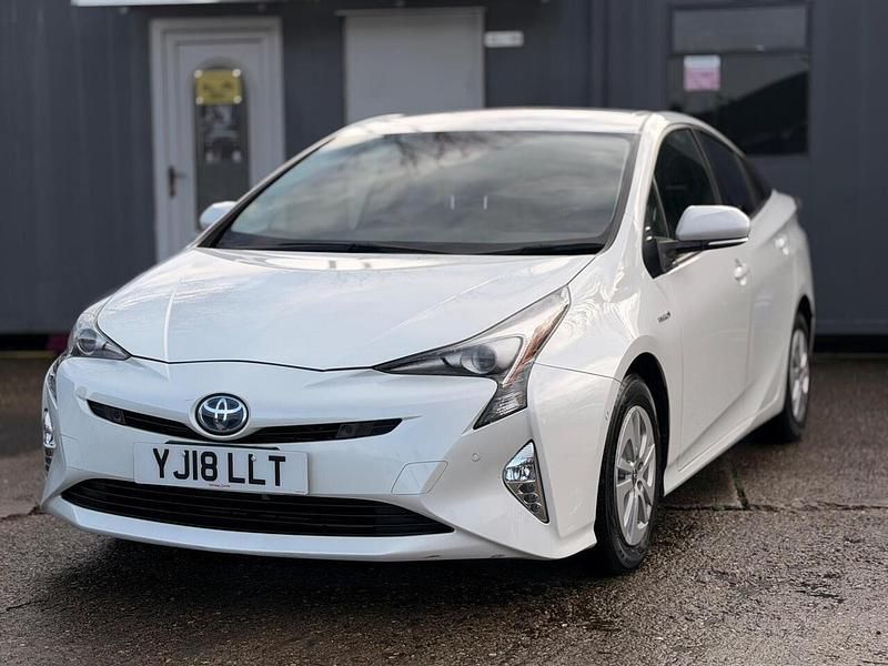 Used Toyota Prius 2022 White Hatchback