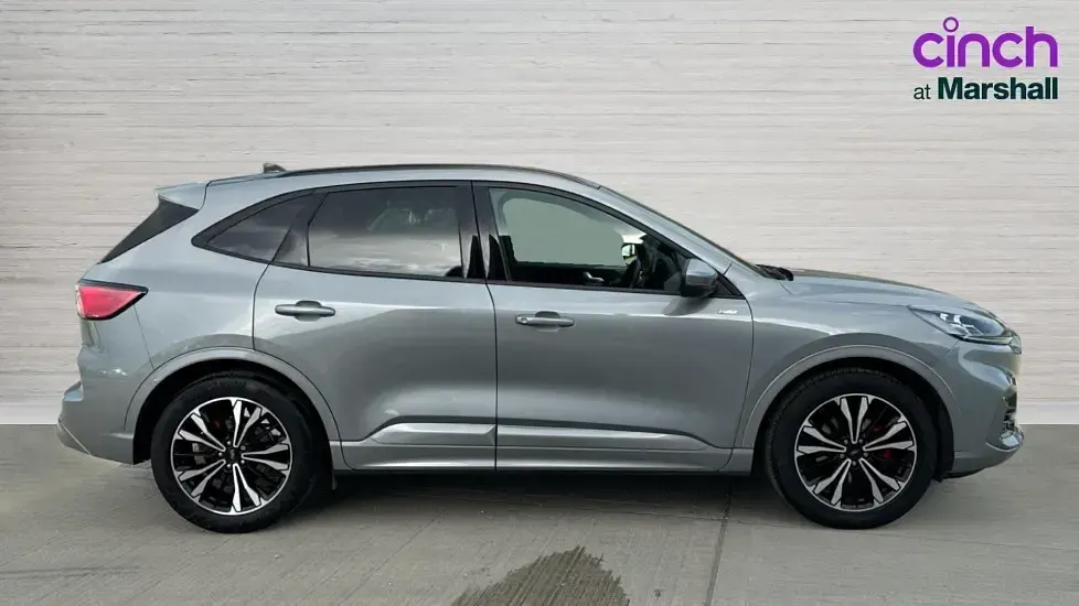 Used Ford Kuga ST-Line X 190 HP (139 kW) 2024 Solar silver (premium paint) SUV