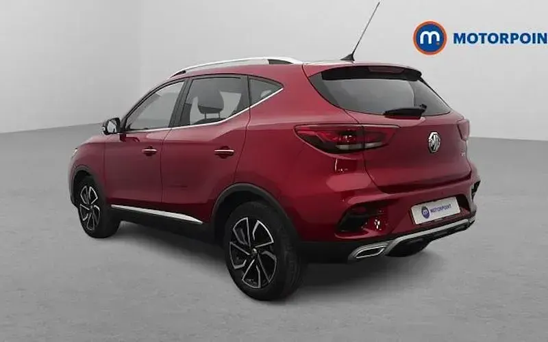Usado MG ZS Exclusive 106 CV (77 kW) 2023 Rojo SUV