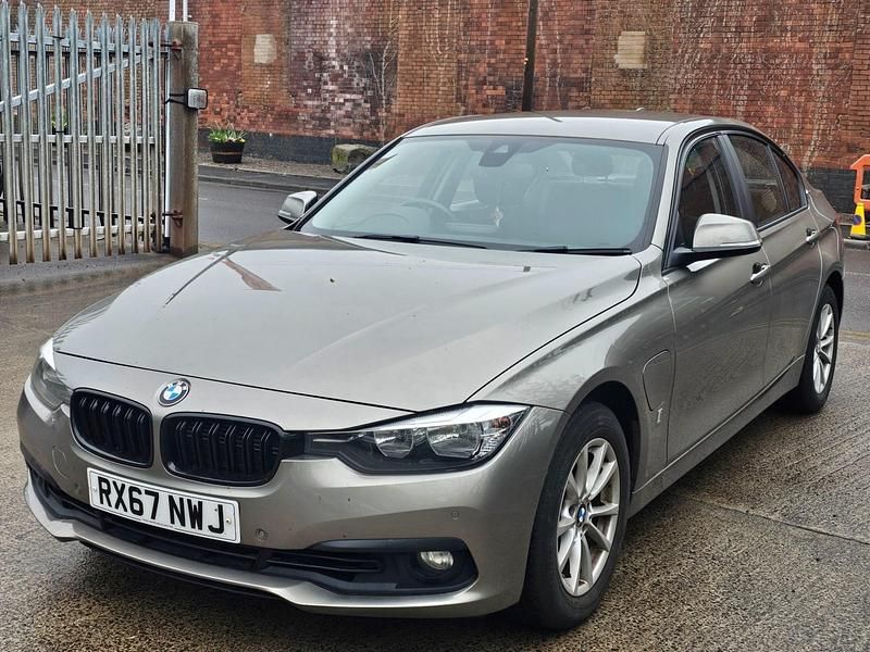 Usado BMW 330e Sport Line 2017 Plateado Berlina