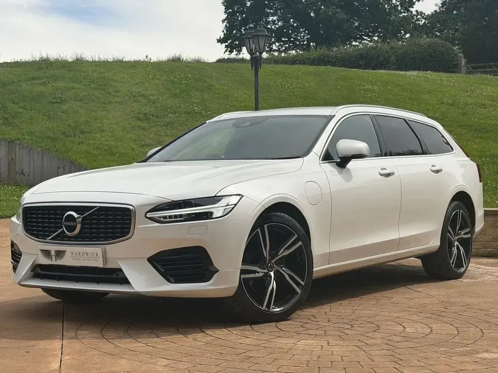 Used Volvo V90 R-Design Pro 2018 White Estate