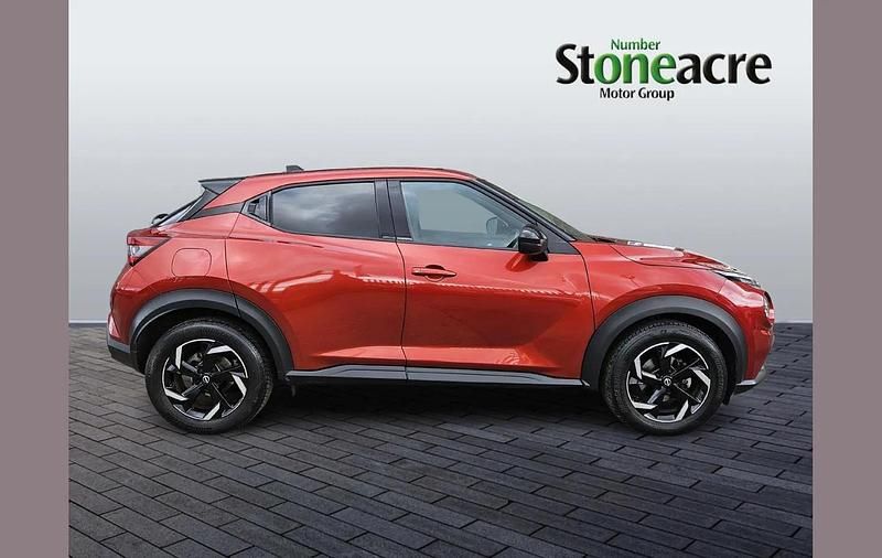 Used Nissan Juke N-Connecta 112 HP (82 kW) 2022 Red SUV