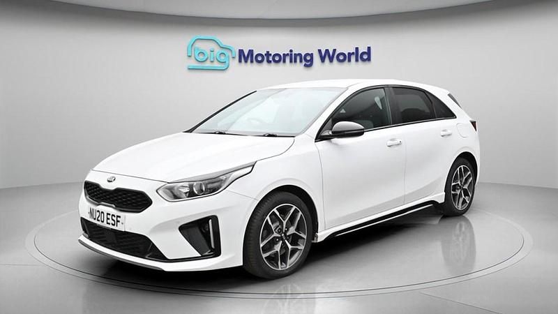 Usado Kia Ceed GT-Line 138 HP (101 kW) 2020 Branco Citadino