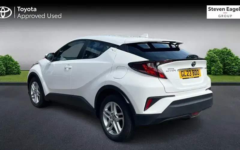 Used Toyota C-HR 122 HP (89 kW) 2023 White SUV