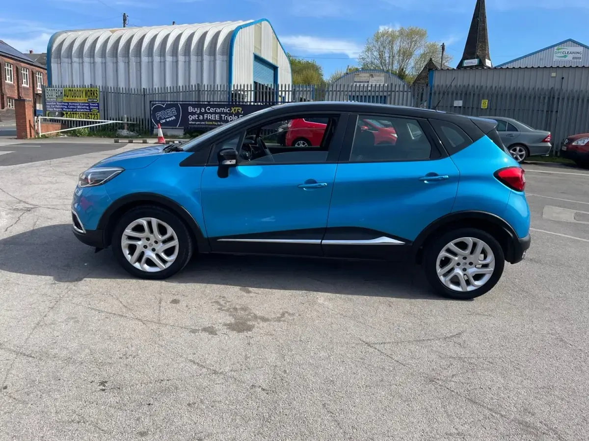 Usado Renault Captur Dynamique 90 HP (66 kW) 2014 Azul SUV