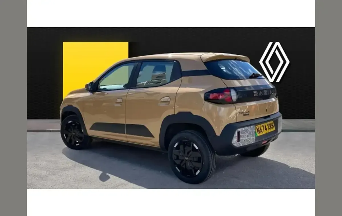 Used Dacia Spring Extreme 47 kW (65 HP) 2024 Beige Hatchback