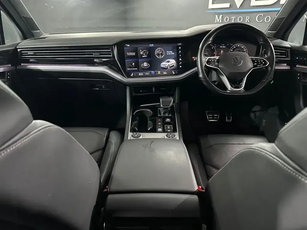 Używany VW Touareg Black Edition 286 KM (210 kW) 2022 Biały SUV