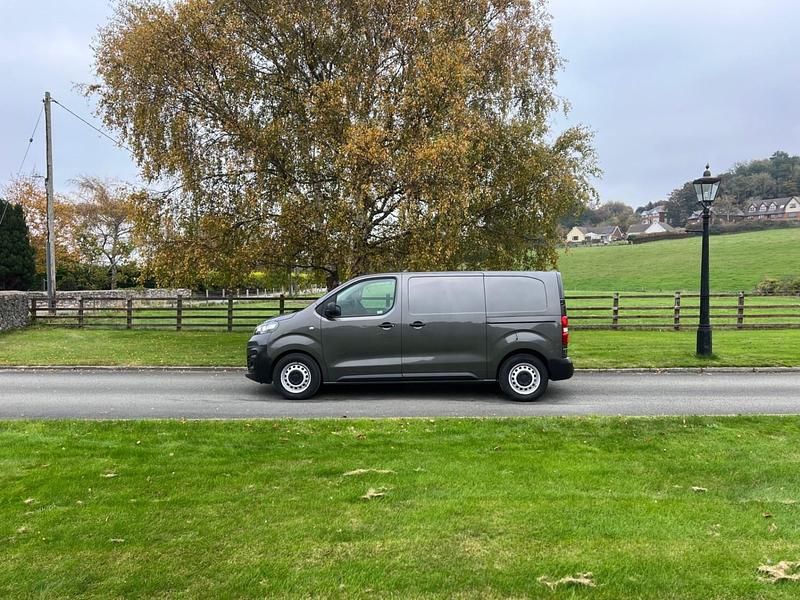 Grey Used 2022 Fiat Scudo MPV | £14,250 (Good price) - Image 1/4