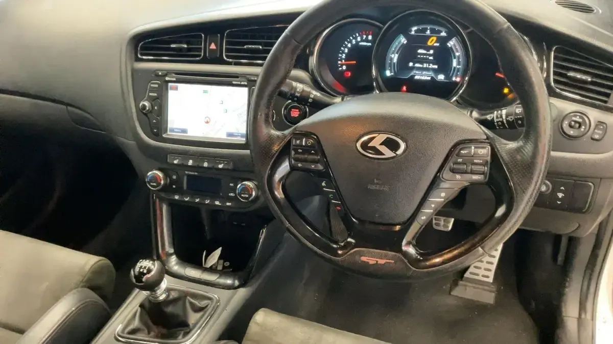 Used Kia ProCeed GT 2015 White Hatchback