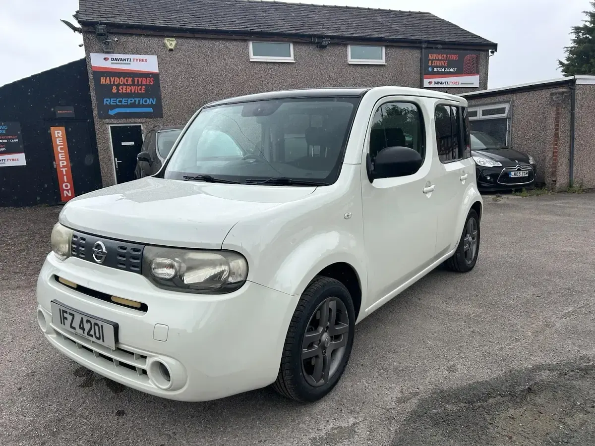 Used Nissan Cube 110 HP (80 kW) 2010 White Estate