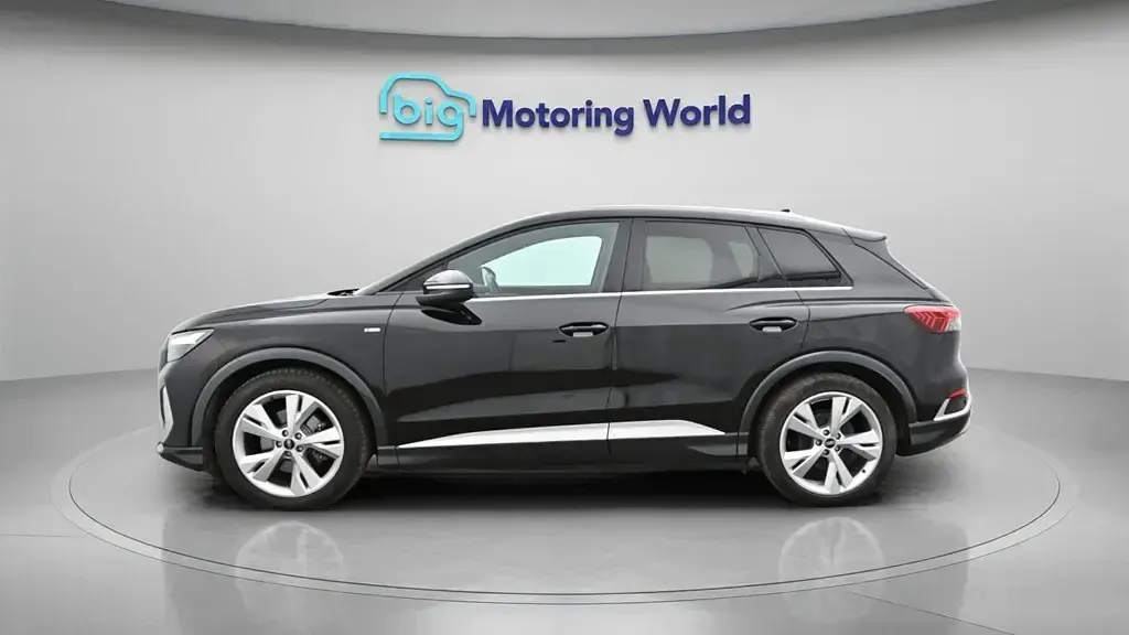 Begagnad Audi Q4 e-tron S-Line 125 kW (170 HK) 2023 SUV