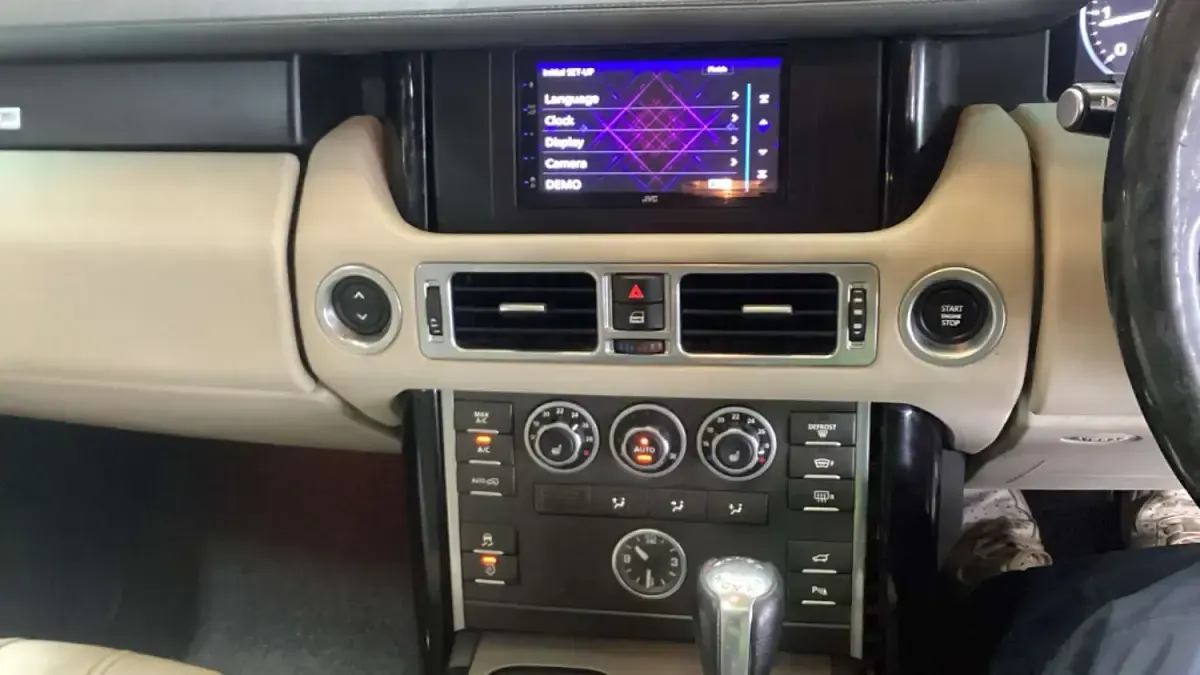 Used Land Rover Range Rover Vogue 271 HP (199 kW) 2010 Black SUV