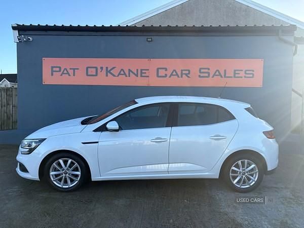 White Used 2019 Renault Mégane IV Play Hatchback | £9,750 (Fair price) - Image 1/4