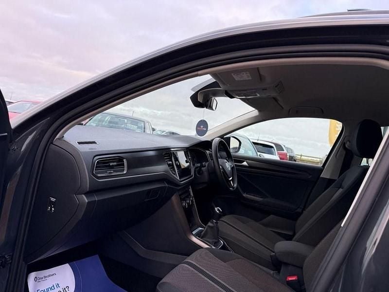 Used VW T-Roc SE 115 HP (84 kW) 2019 Grey SUV