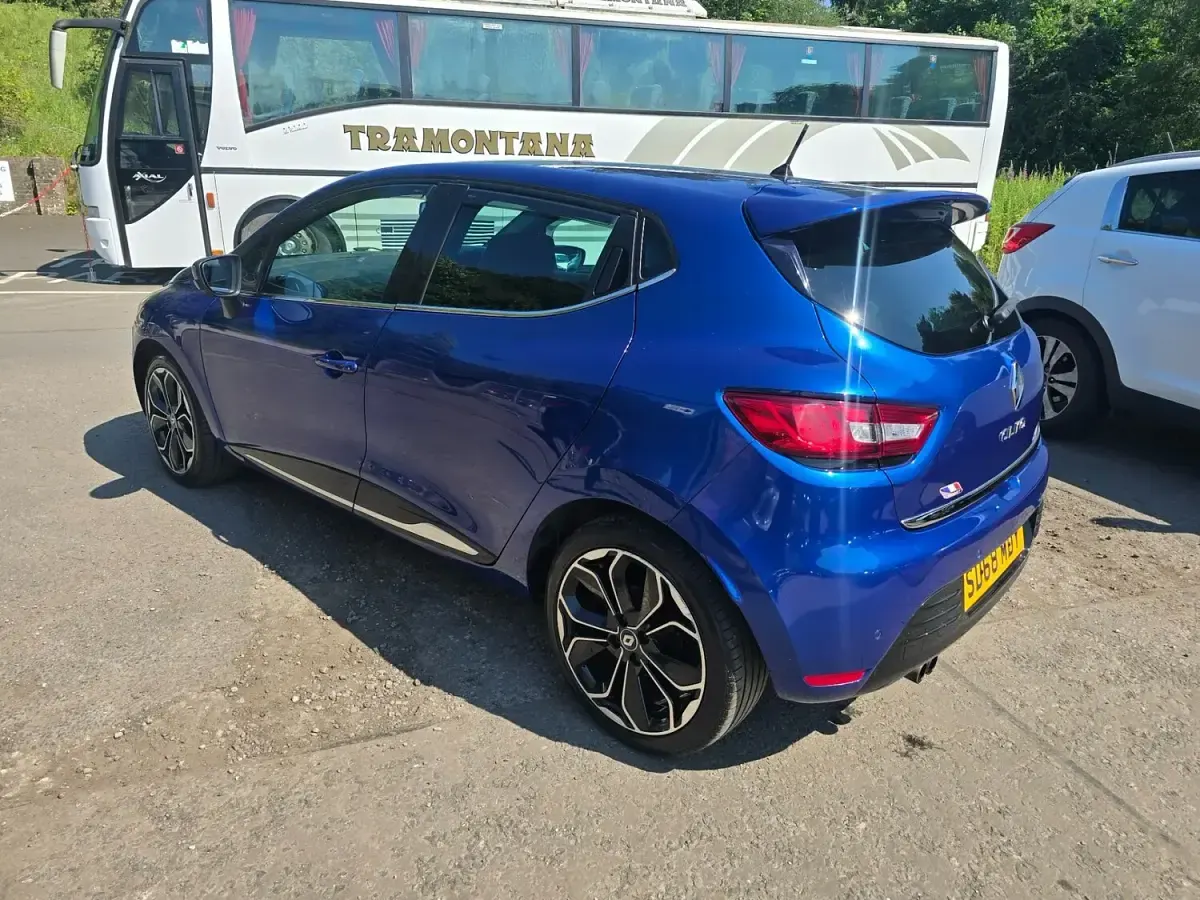 Used Renault Clio Iconic 2018 Blue Hatchback
