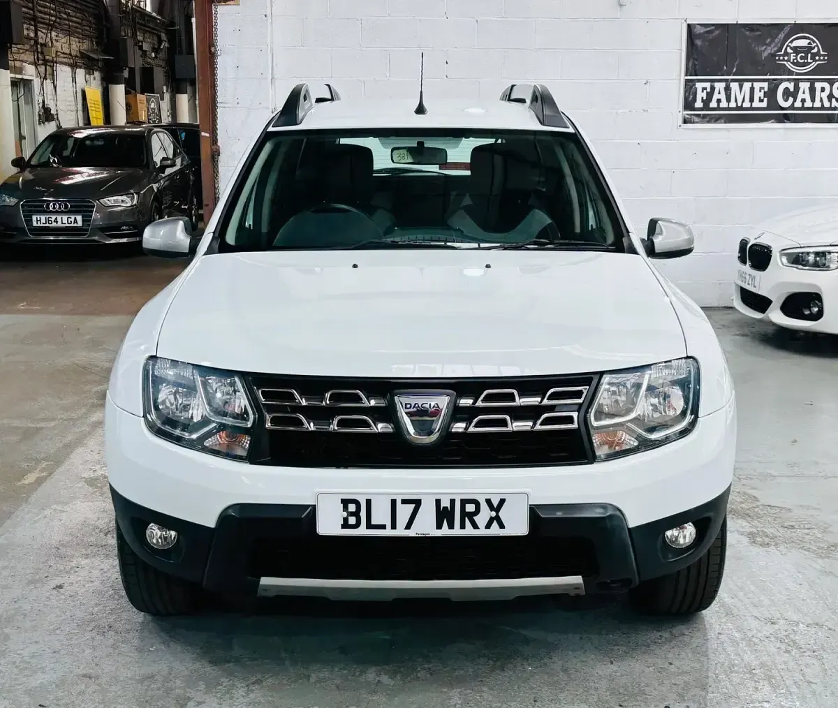 Used Dacia Duster Lauréate 107 HP (78 kW) 2017 White SUV