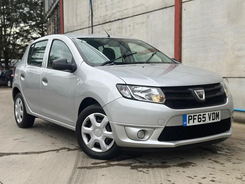 Used Dacia Sandero Ambiance 2015 Silver Hatchback