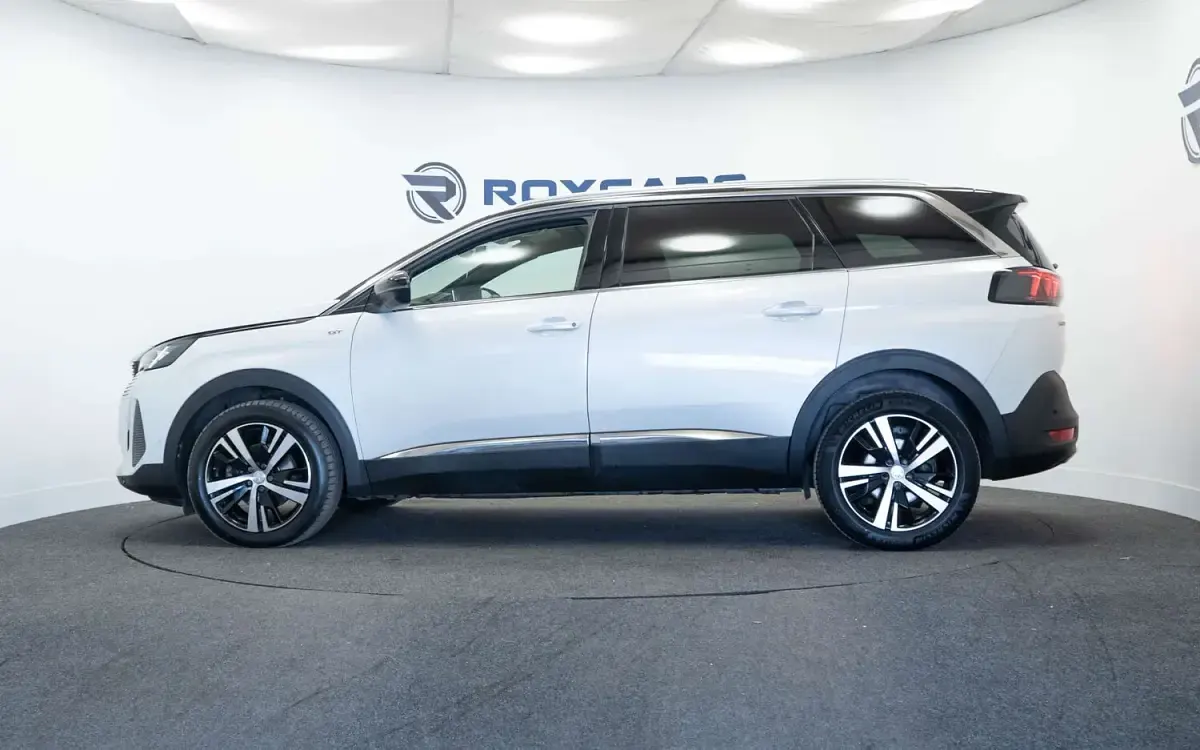 Used Peugeot 5008 GT 130 HP (95 kW) 2023 White SUV