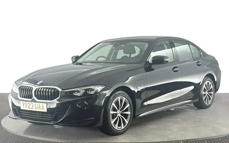 Usado BMW 330e Sport Line 292 HP (214 kW) 2023 Sedan
